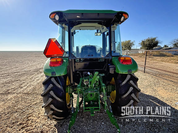 Image of John Deere 5075E equipment image 3