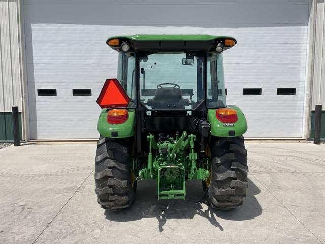 Image of John Deere 5075E equipment image 4