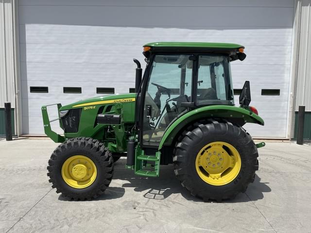 Image of John Deere 5075E equipment image 2