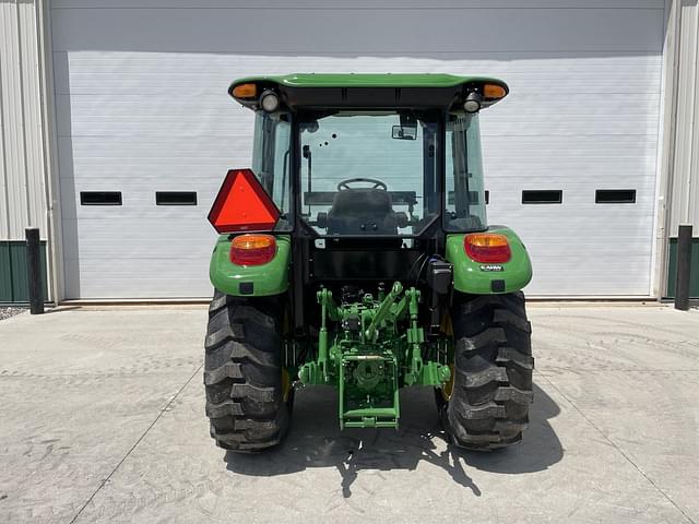 Image of John Deere 5075E equipment image 4