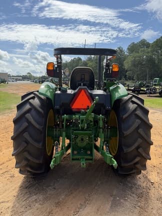 Image of John Deere 5075E equipment image 3