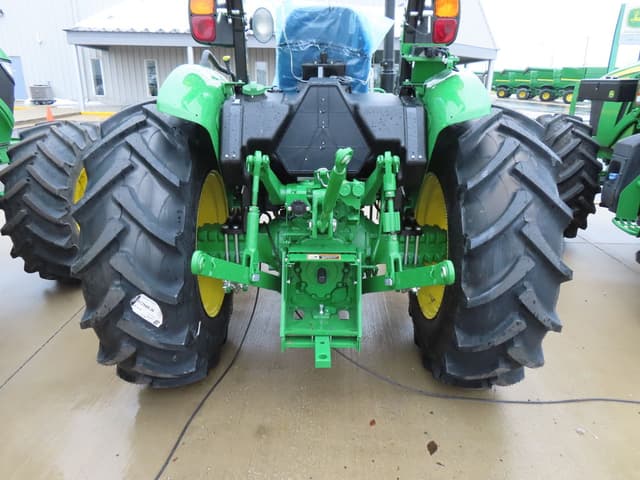 Image of John Deere 5075E equipment image 3