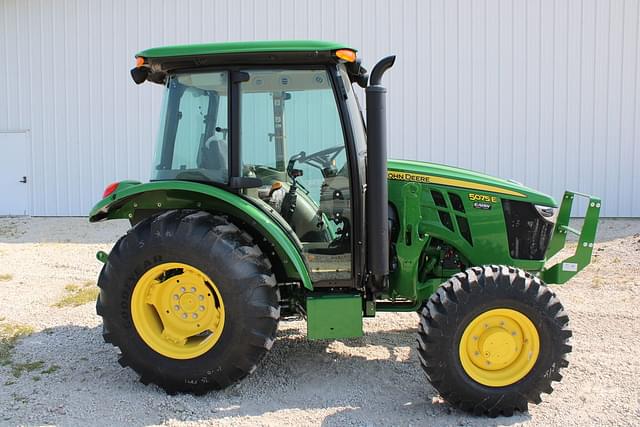 Image of John Deere 5075E equipment image 2