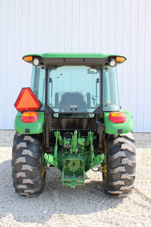 Image of John Deere 5075E equipment image 3