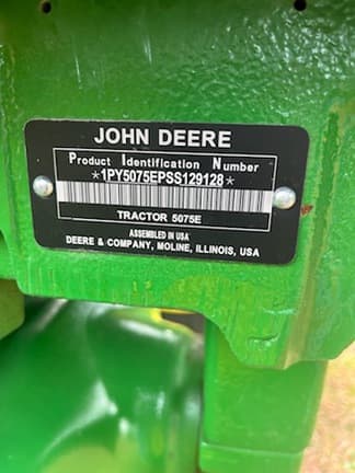 Image of John Deere 5075E equipment image 4