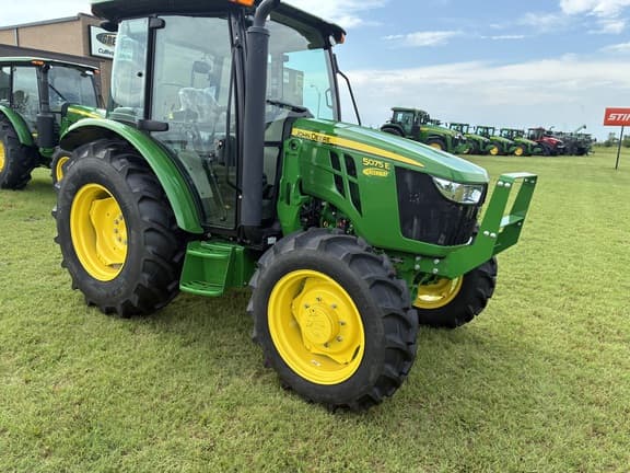 Image of John Deere 5075E equipment image 2