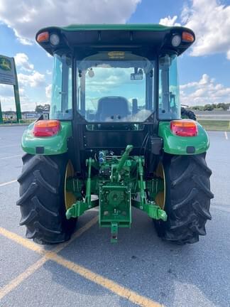 Image of John Deere 5075E equipment image 3
