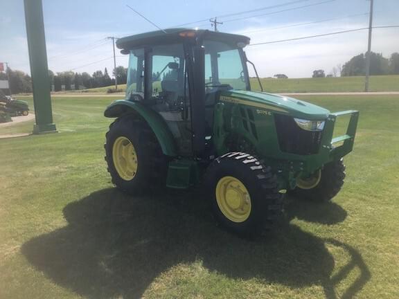 Image of John Deere 5075E equipment image 4