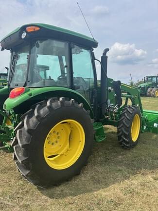 Image of John Deere 5075E equipment image 4