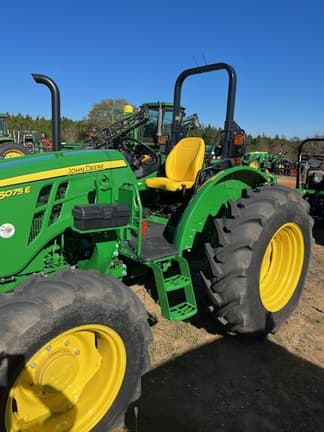Image of John Deere 5075E equipment image 2