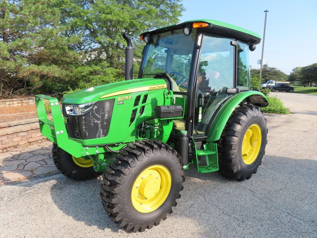 2025 John Deere 5075E Equipment Image0