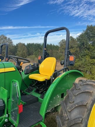 Image of John Deere 5075E equipment image 2