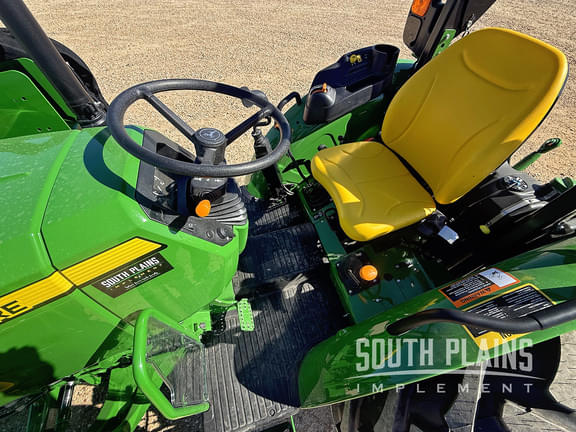 Image of John Deere 5075E equipment image 4