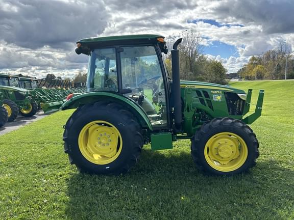 Image of John Deere 5075E equipment image 4