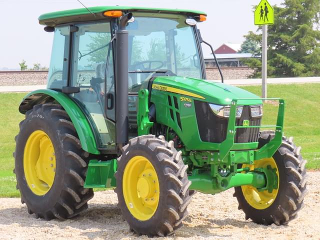 Image of John Deere 5075E equipment image 3