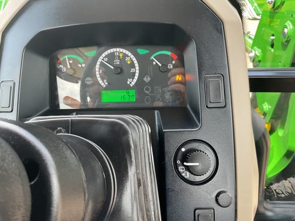 Image of John Deere 5075E equipment image 1