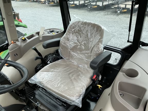 Image of John Deere 5075E equipment image 1
