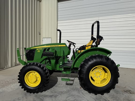 Image of John Deere 5075E equipment image 1