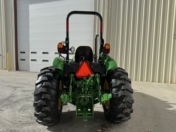 Image of John Deere 5075E equipment image 3
