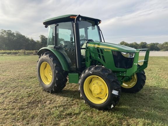 Image of John Deere 5075E equipment image 4