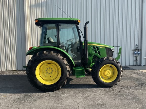 Image of John Deere 5075E equipment image 3