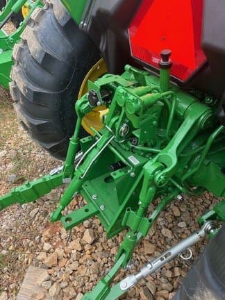 Image of John Deere 5075E equipment image 3