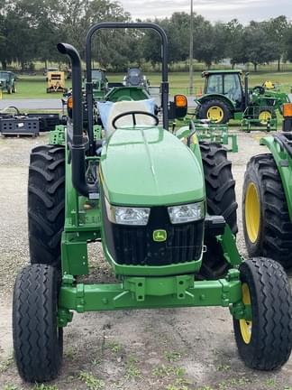 Image of John Deere 5075E equipment image 4