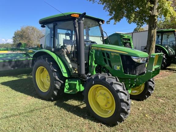 Image of John Deere 5075E equipment image 4