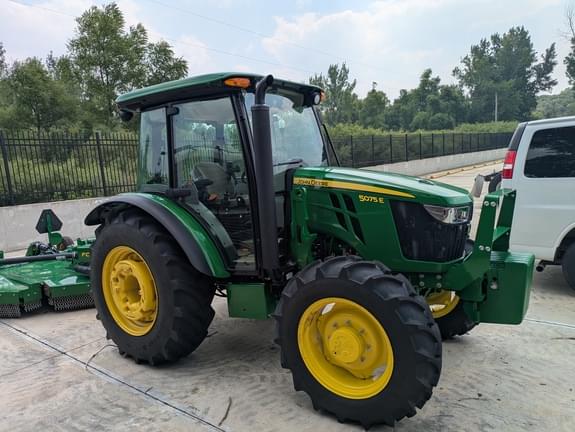 Image of John Deere 5075E equipment image 2