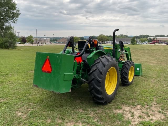 Image of John Deere 5075E equipment image 4