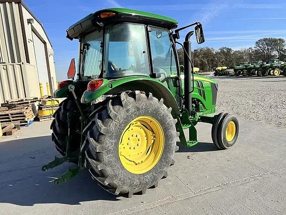 Image of John Deere 5075M equipment image 2