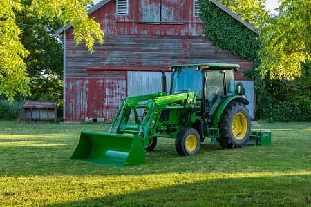 Image of John Deere 5075M equipment image 1