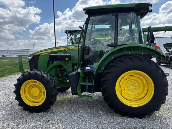 Image of John Deere 5075M equipment image 1