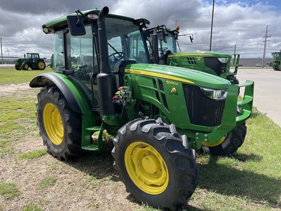 Image of John Deere 5085M Primary image