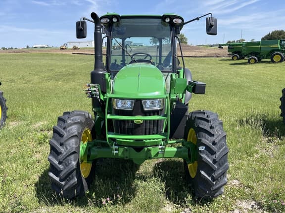 Image of John Deere 5085M equipment image 1