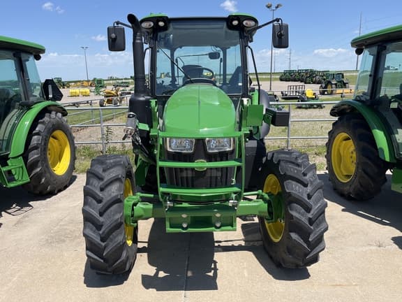 Image of John Deere 5085M equipment image 1