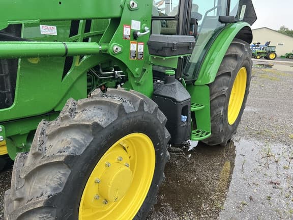 Image of John Deere 5090E equipment image 4
