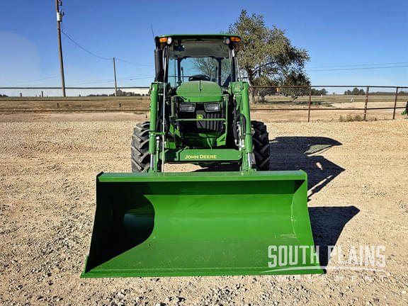 Image of John Deere 5090E equipment image 2