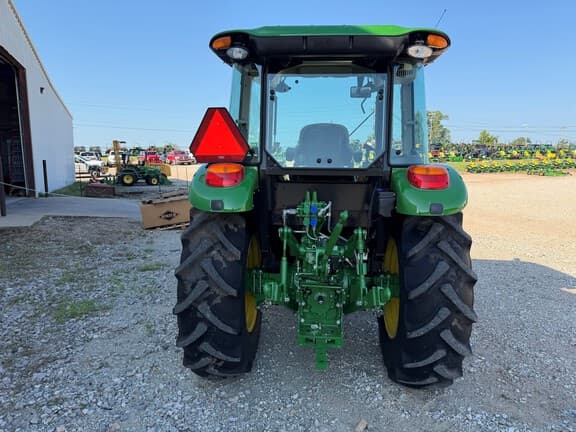 Image of John Deere 5090E equipment image 3