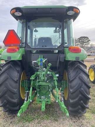 Image of John Deere 5090E equipment image 2
