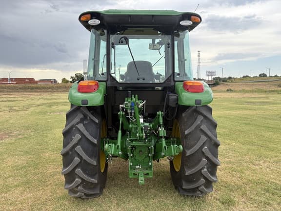 Image of John Deere 5090E equipment image 3