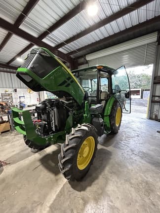 Image of John Deere 5090E equipment image 2