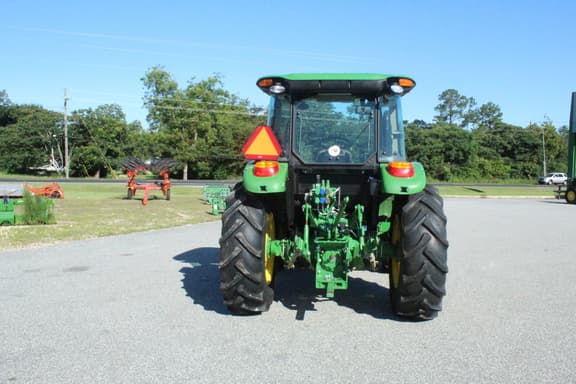 Image of John Deere 5090E equipment image 4