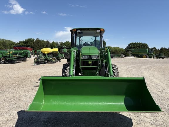Image of John Deere 5090E equipment image 1