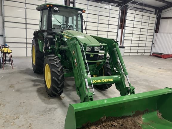 Image of John Deere 5090E equipment image 4