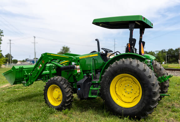 Image of John Deere 5090E equipment image 4
