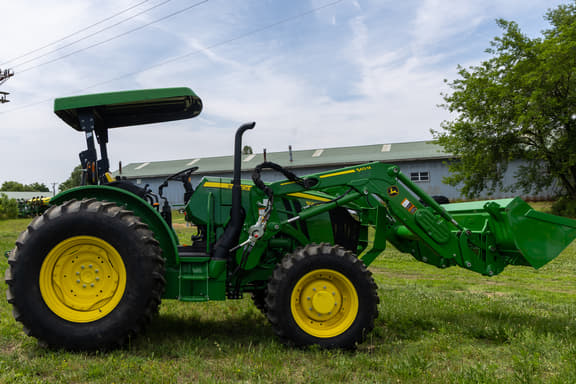 Image of John Deere 5090E equipment image 3