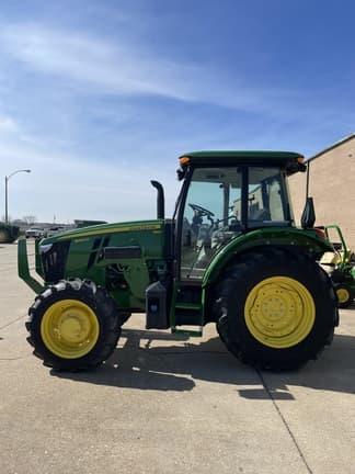 Image of John Deere 5090E equipment image 3