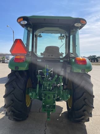 Image of John Deere 5090E equipment image 4