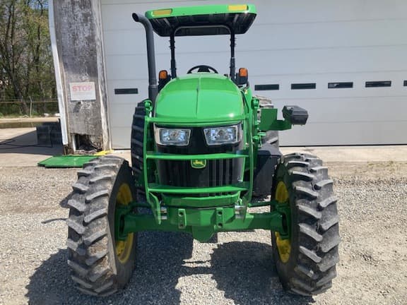Image of John Deere 5090E equipment image 2